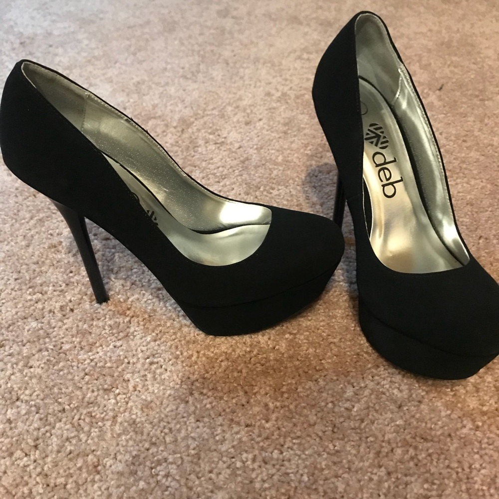 Deb heels